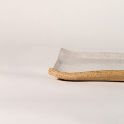 Prato Retangular em Cerâmica branco Esmo - close up direita