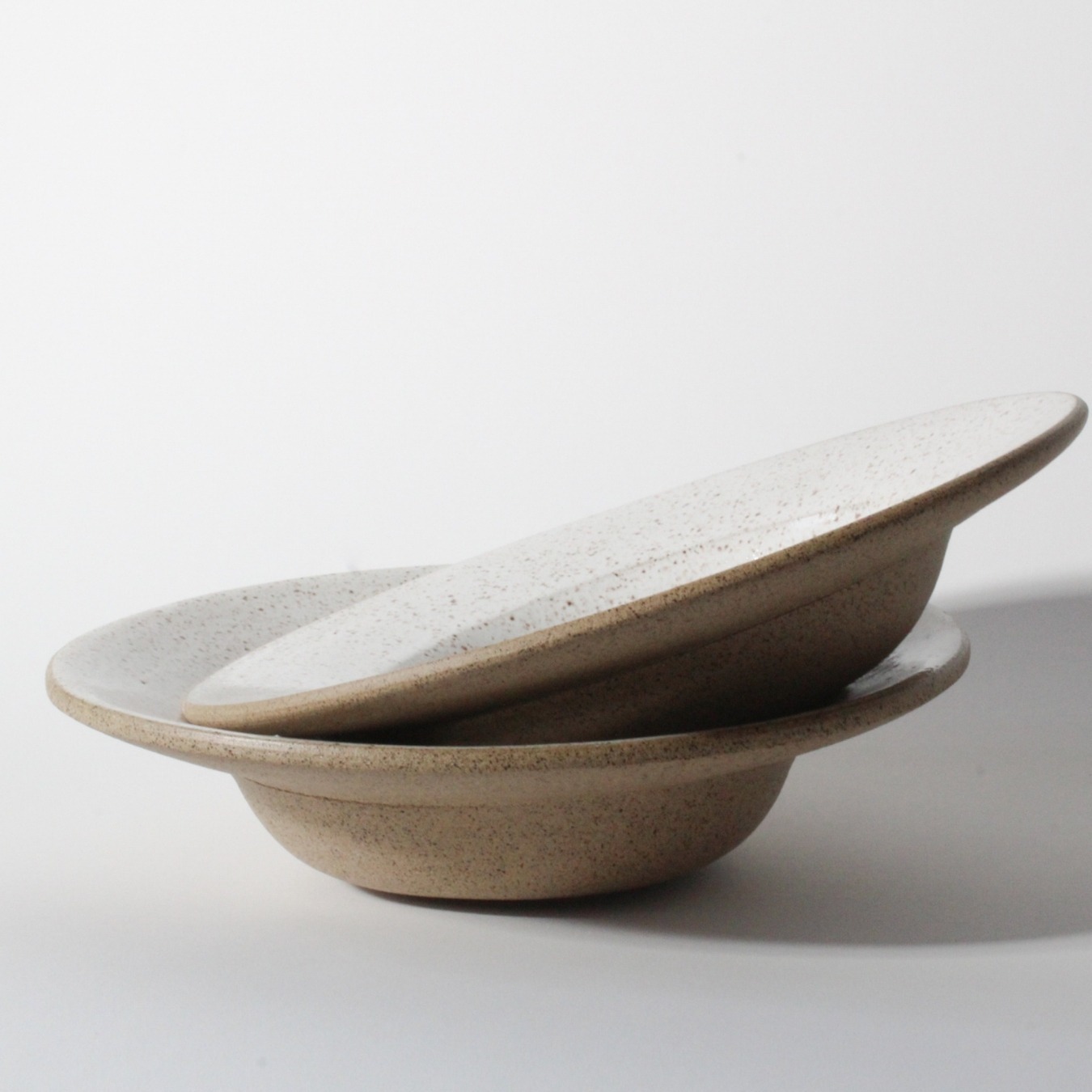 Pratos em cerâmica artesanal Esmo